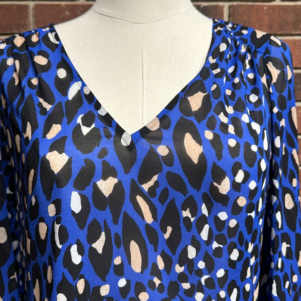 Trina Turk Blue Leopard Print Blouse Size Small - Picture 2 of 9